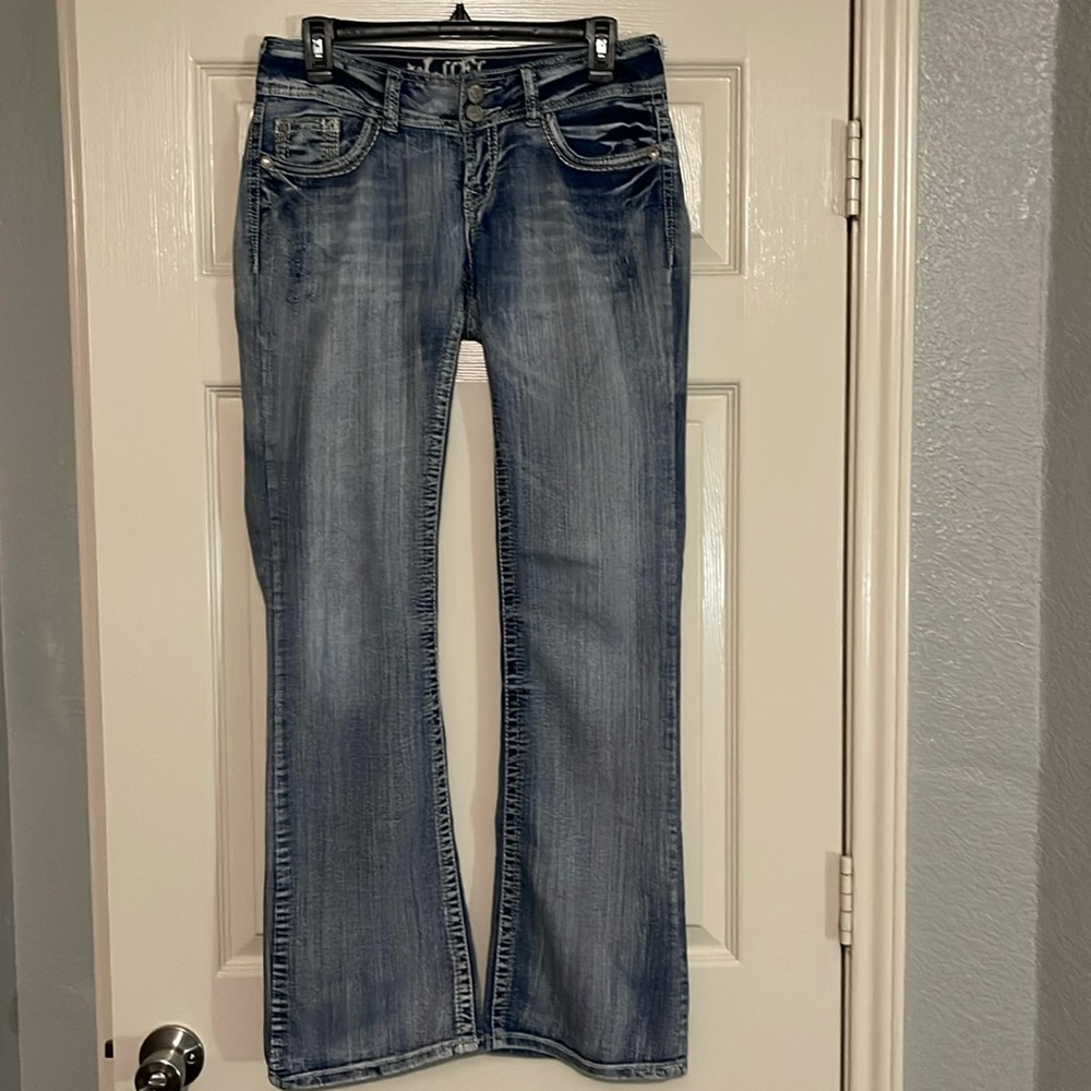 Soft low rise acid washed jeans